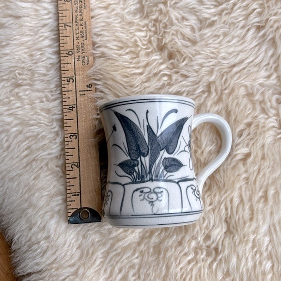Vintage Pottery Mug - Picture 6 of 6